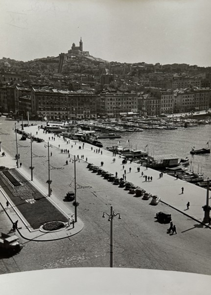 Black-and-white Photo - Lanscape with Notre-Dame de la Garde, France - Pierre Belzeaux
- 20th Century