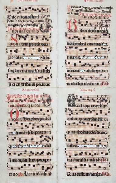 Script - Unknown - Set of 4 Sheets - Latin antiphonary on paper with initials in red and black - Italy - 1600s