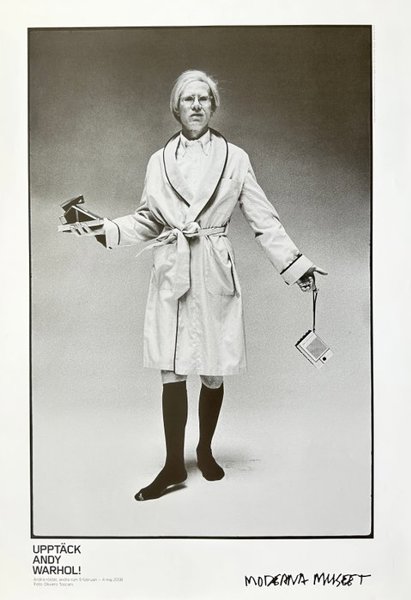 Oliviero Toscani (b. 1942) after - Exhibition Poster - Large Portrait of Andy Warhol in Robe for Brooks Brothers, “Discover Andy - Engraving 